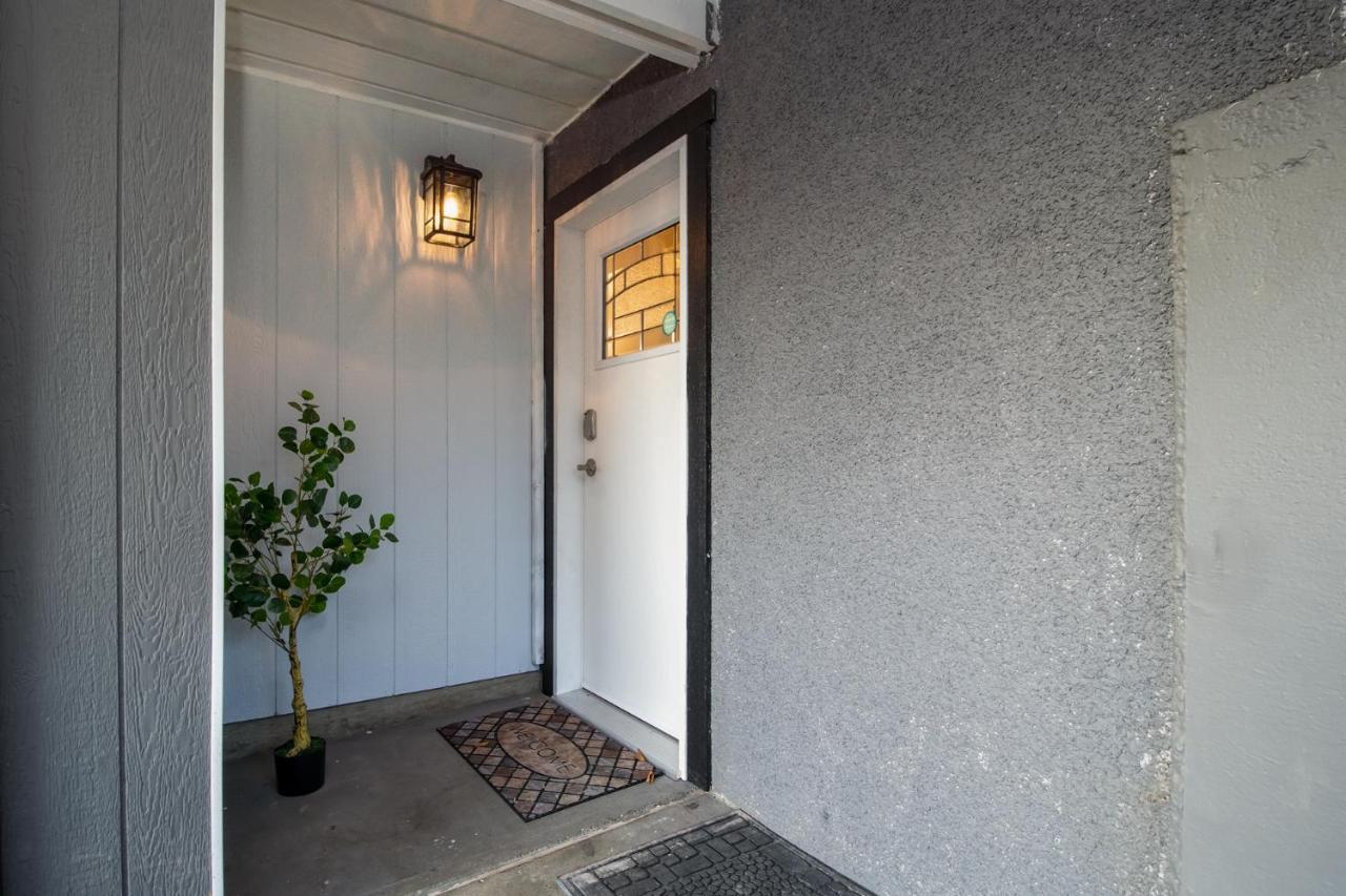 Bright Private Suite Near Departure Bay Beach Nanaimo Exterior photo