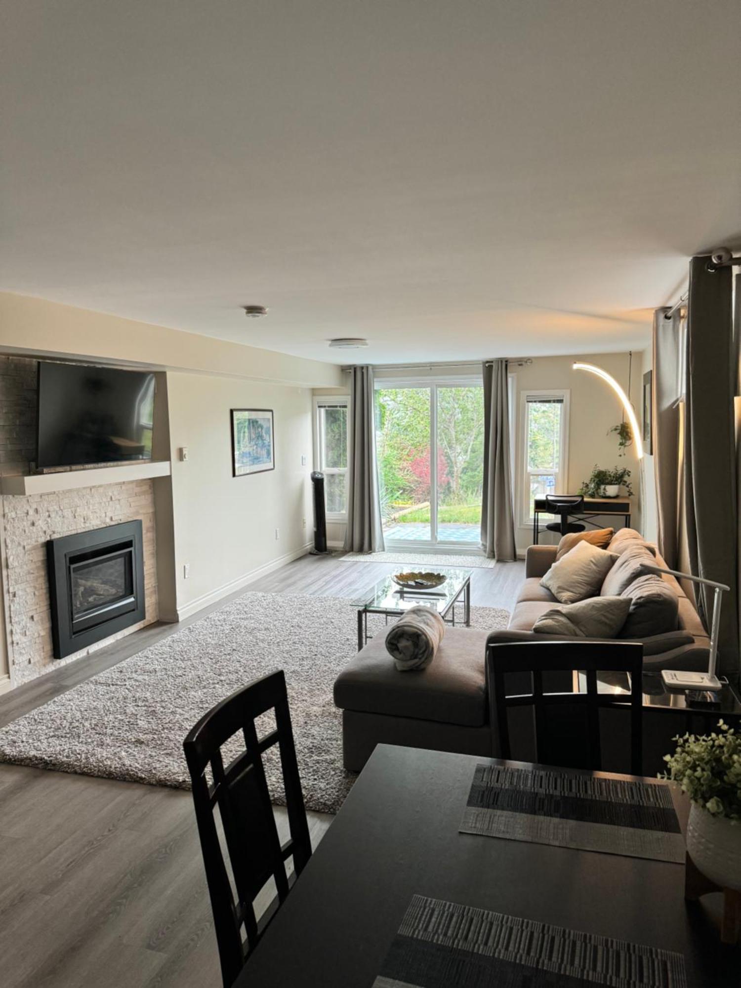 Bright Private Suite Near Departure Bay Beach Nanaimo Exterior photo